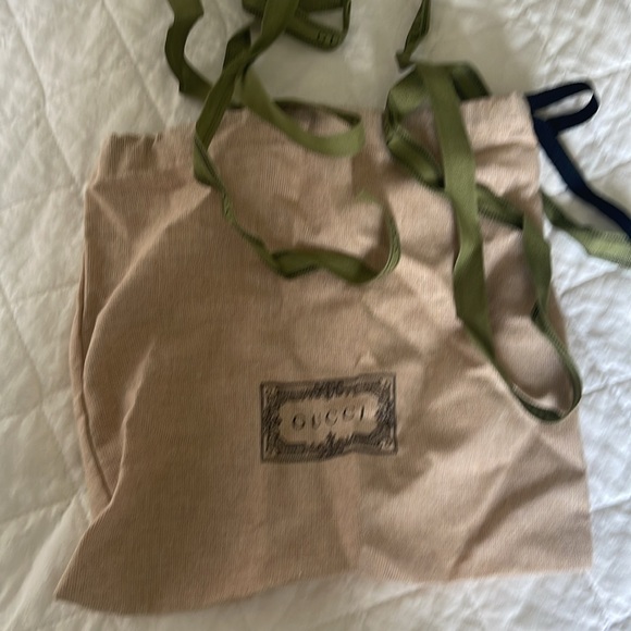 Gucci Red Leather Zip Wallet with Logo - Picture 13 of 13